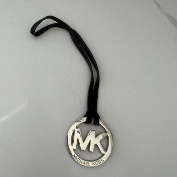 Michael Kors Leather Bag Charm. - Picture 8 of 11